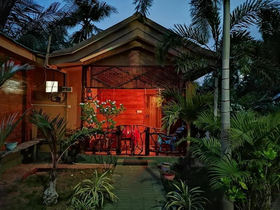 Sea View Resort Kallady エクステリア 写真